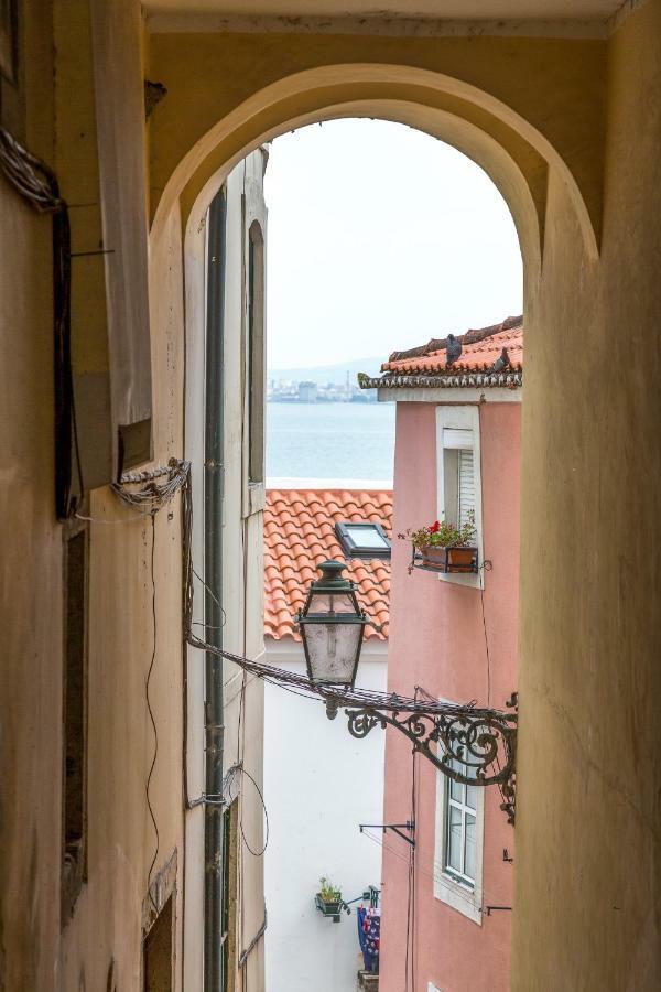 Alfama, Bright And Spacious With Private Terrace, By Timecooler Lisbon Exterior photo