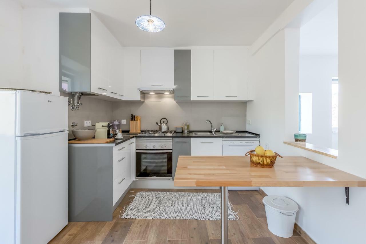 Alfama, Bright And Spacious With Private Terrace, By Timecooler Lisbon Exterior photo